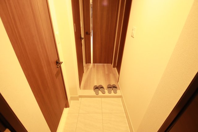玄関　※別号室の参考写真です※