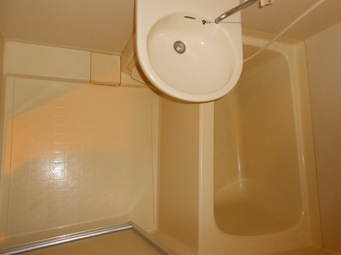 バス・シャワールーム　同物件別部屋参考写真です