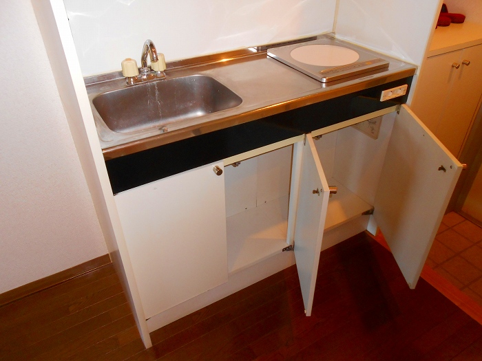 キッチン　同物件別部屋参考写真です