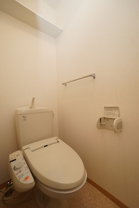 トイレ　温水洗浄暖房便座