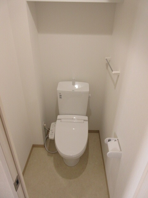 トイレ　温水洗浄便座付き