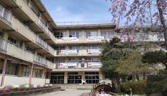 中学校　松戸市立第六中学校（中学校）まで1051m