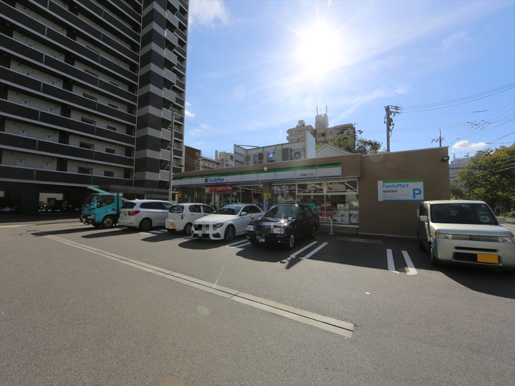 コンビニ　ファミリーマート 昭和鶴舞二丁目店（コンビニ）まで110m
