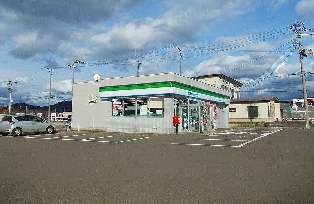 コンビニ　ファミリーマート大館大田面店（コンビニ）まで650m