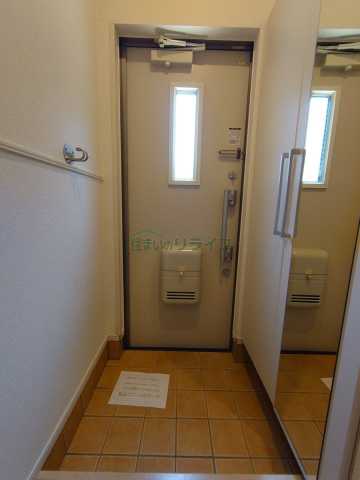 玄関　ケープパレス牛込