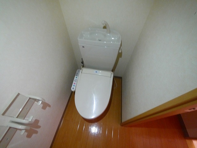トイレ　清潔感のあるトイレです