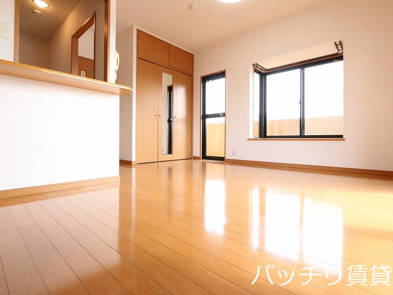 居室・リビング　別号室タイプの為、現状を優先します