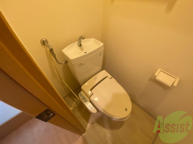 トイレ　ウォシュレット機能がついたトイレ。安心して使用できますね。