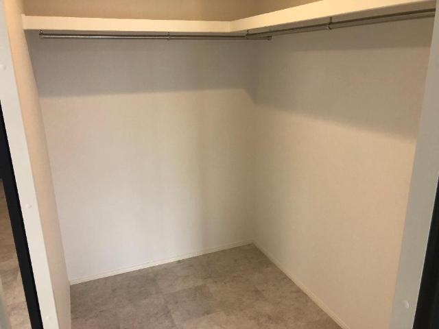 収納　ウォークスルークローゼット