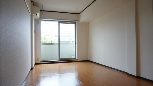 居室・リビング　写真は２０８号室参考