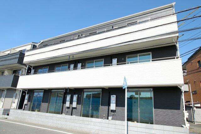 建物外観　建築中(R2.4.10撮影)