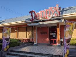 飲食店　デニーズ松原店（飲食店）まで439m