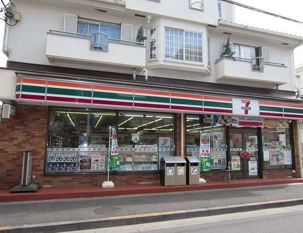 コンビニ　セブン－イレブン東府中駅東店（コンビニ）まで698m