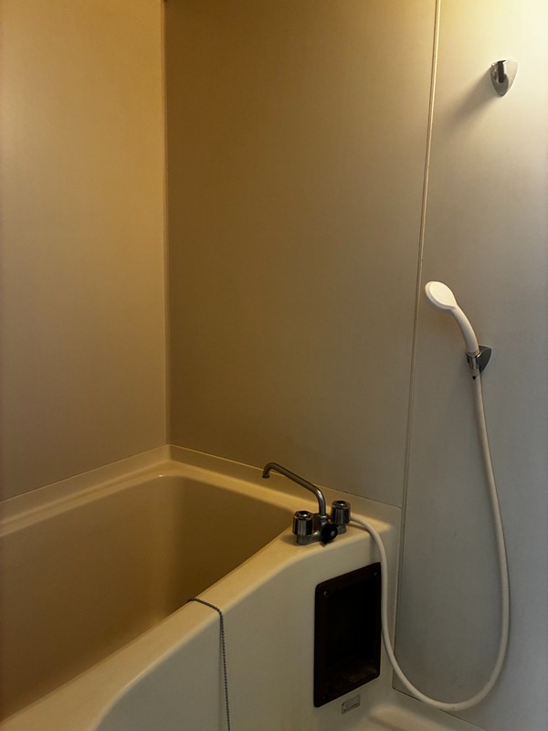 バス・シャワールーム　※原状回復工事中の写真になります。