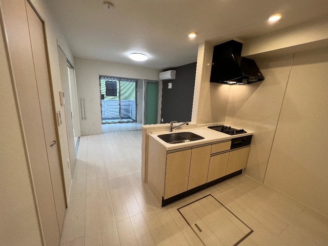 キッチン　対面式のシステムキッチン