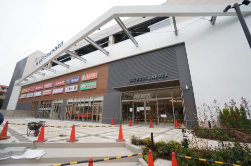 スーパー　ライフクロスガーデン調布店（スーパー）まで415m