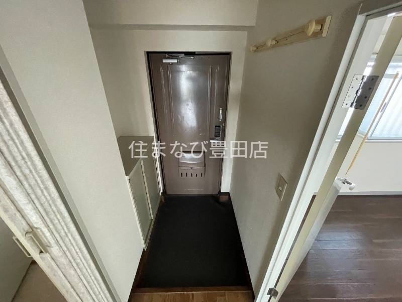 玄関　同型別部屋写真