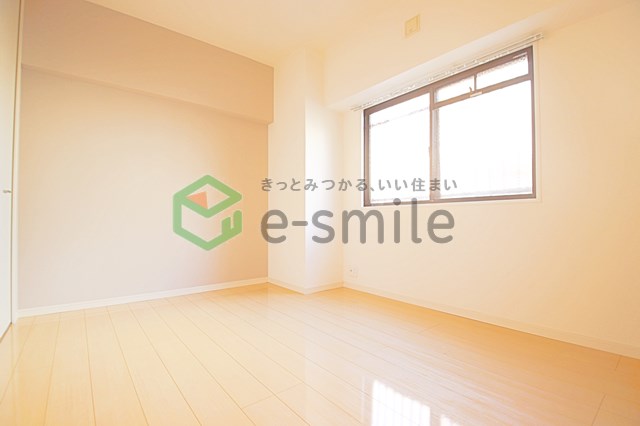 居室・リビング　明るい洋室です