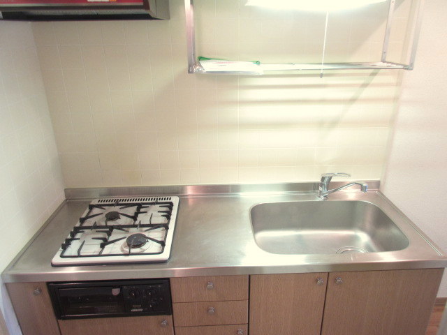 キッチン　お料理の幅も広がるグリル付２口ガスシステムキッチン