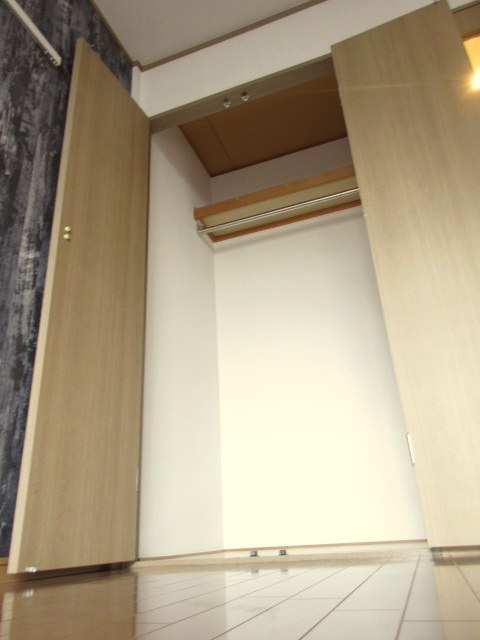 収納　奥行きと高さのあるクローゼット