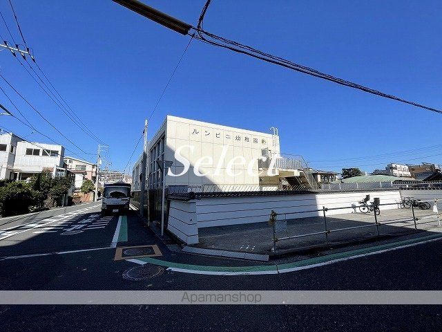 幼稚園・保育園　ルンビニ幼稚園（幼稚園・保育園）まで243m