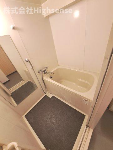 バス・シャワールーム　落ち着いた空間のお風呂です