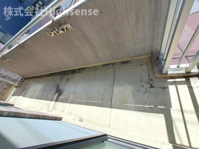 バルコニー　外からの目が気にならないバルコニーで洗濯物が干せます