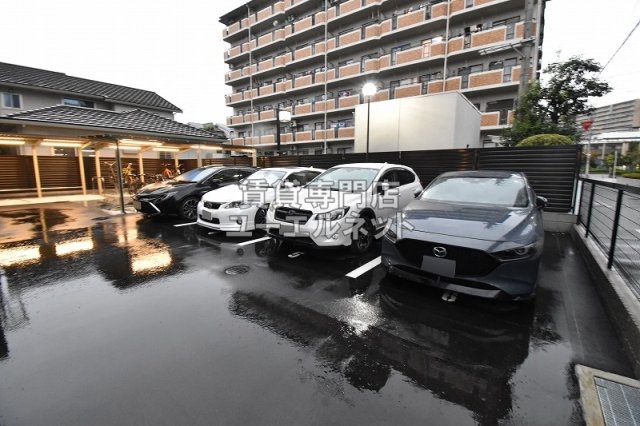 駐車場　敷地内駐車場