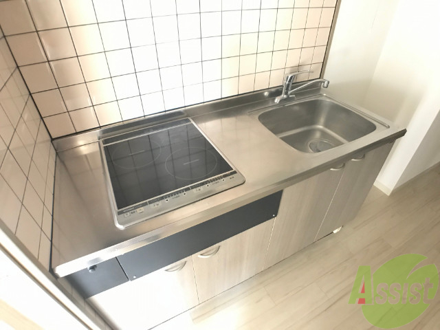 キッチン　キッチンは使いやすいサイズ感になっていますね。