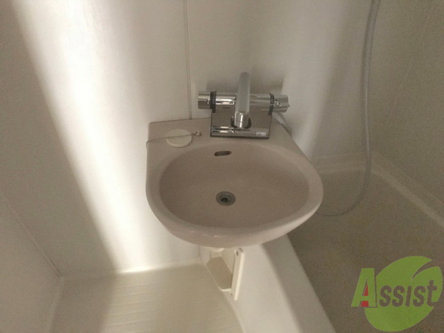 洗面設備　洗面台は浴室内にあります。掃除が楽そうですね。