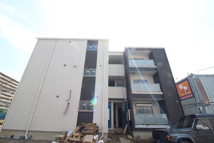 建物外観　建築中