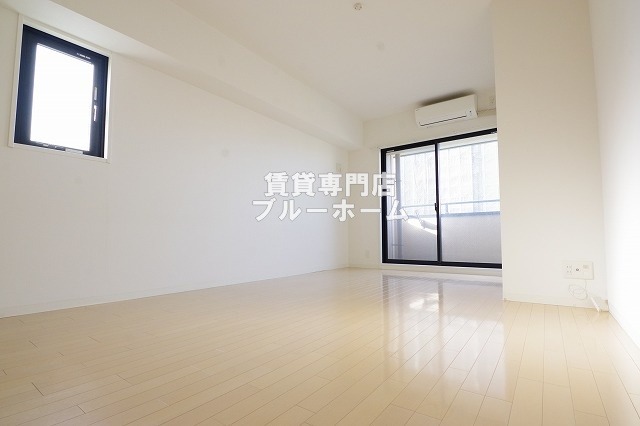 その他部屋・スペース　別角度からの洋室です！