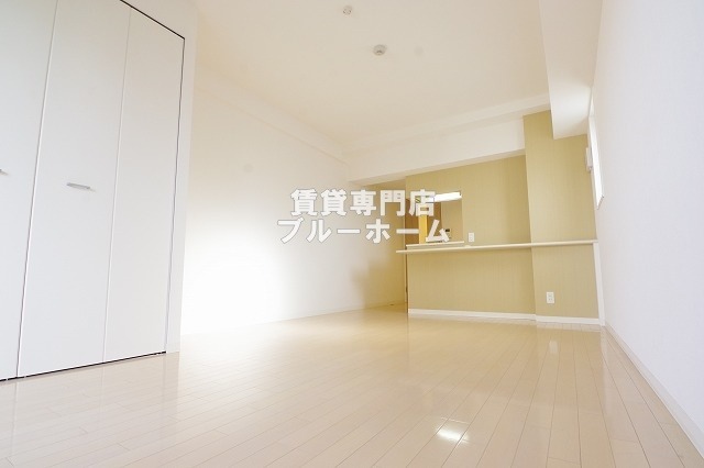 居室・リビング　9.2帖の洋室があるお部屋です！