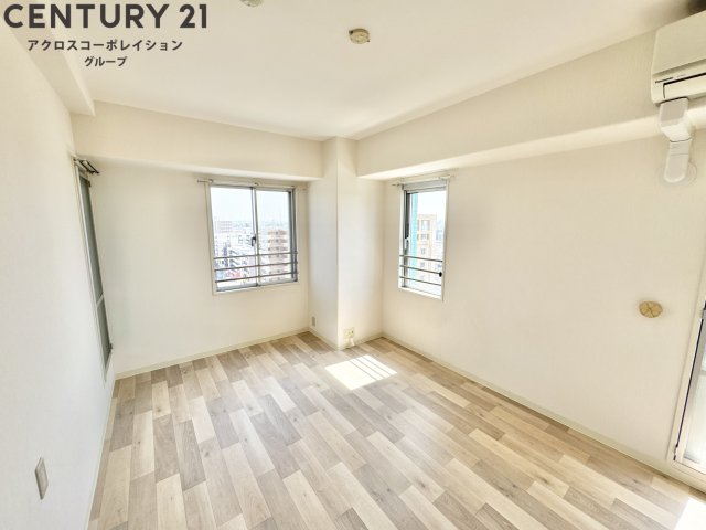 居室・リビング　エアコン付きです☆