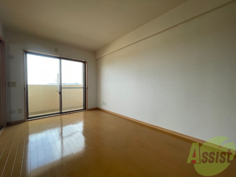 その他部屋・スペース　寝室になります。こちらも日当り、風通しがとても良いです。