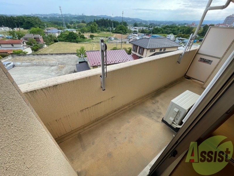 バルコニー　バルコニーになります。広いので洗濯も安心です。