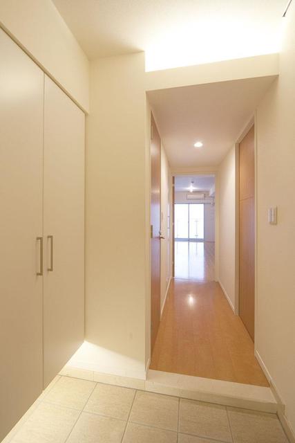 玄関　※写真は同タイプ住戸です。