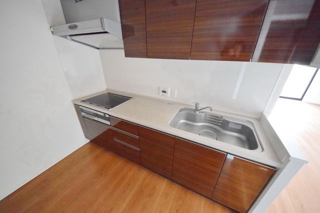 キッチン　★３口のＩＨシステムキッチンです★