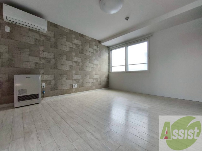 居室・リビング　広々としたリビングですね。使い勝手がよさそうですね！