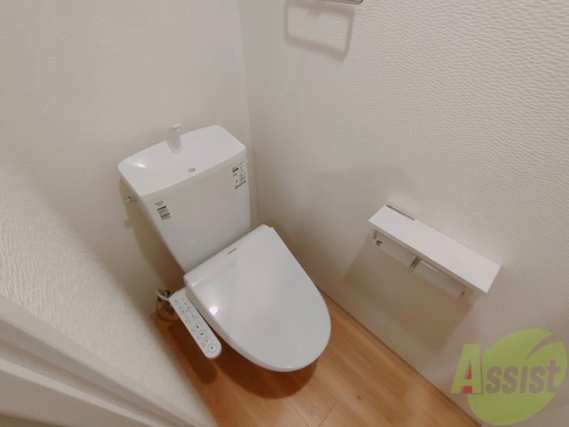 トイレ　シャワートイレになっているので快適です！