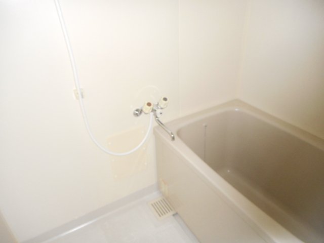 バス・シャワールーム　落ち着いた空間のお風呂です