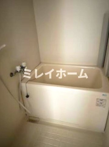 バス・シャワールーム　同建物内、別のお部屋の参考写真になります。