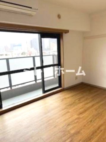 居室・リビング　同建物内、別のお部屋の参考写真になります。