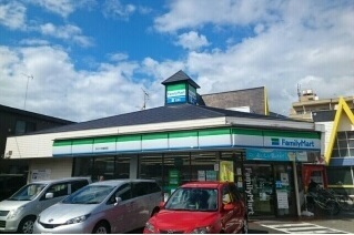 コンビニ　ファミリーマート（コンビニ）まで470m