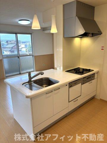 キッチン　対面式システムキッチン