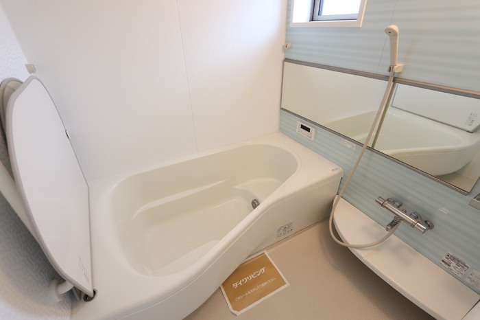 バス・シャワールーム　追い焚き機能付き