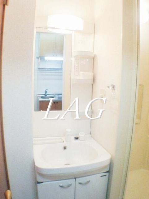 洗面設備　独立洗面台です。