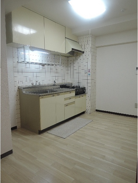 キッチン　広々使える快適な調理スペースです♪