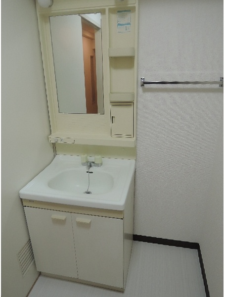 洗面設備　身支度に欠かせない独立洗面台♪