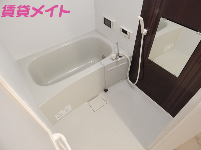 バス・シャワールーム　写真は同棟別室の写真となります。現状を優先とします